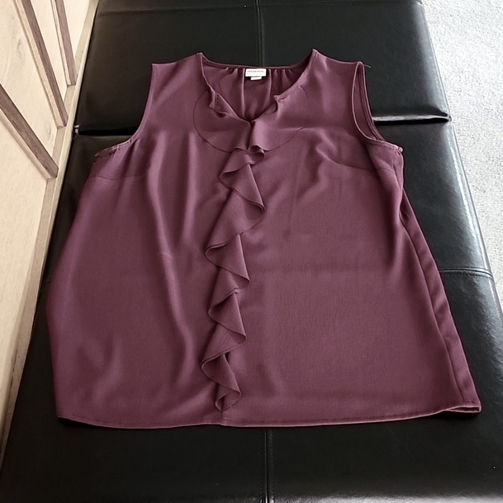 Sleeveless blouse